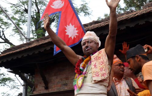 जिब्रो छेडी महाद्वीप बोकेर टोलटोल घुमे बुद्धकृष्ण