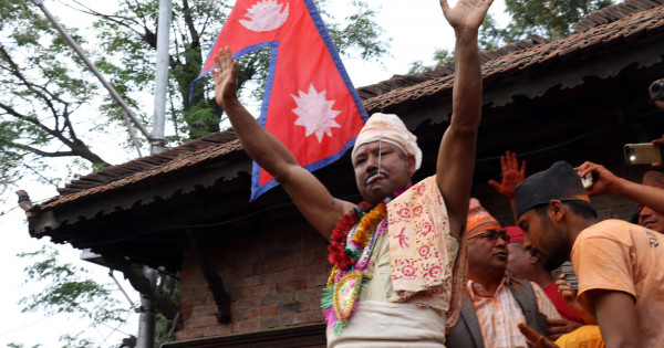 जिब्रो छेडी महाद्वीप बोकेर टोलटोल घुमे बुद्धकृष्ण