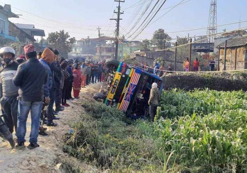 बस दुर्घटना परि, हेटौँडामा १० जना घाइते